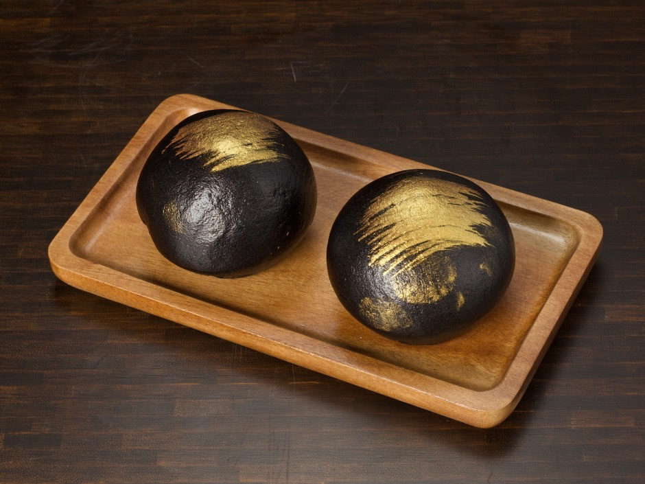 Black Gold Lava Bao (6 pieces)