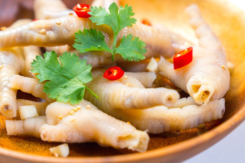 [HDS025R1] Braised Chicken Feet in Mei Kuei Lu (500g)